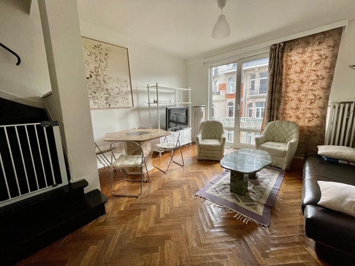 Superbe Appartement Duplex Avec Jacuzzi Brüssel Exterior foto